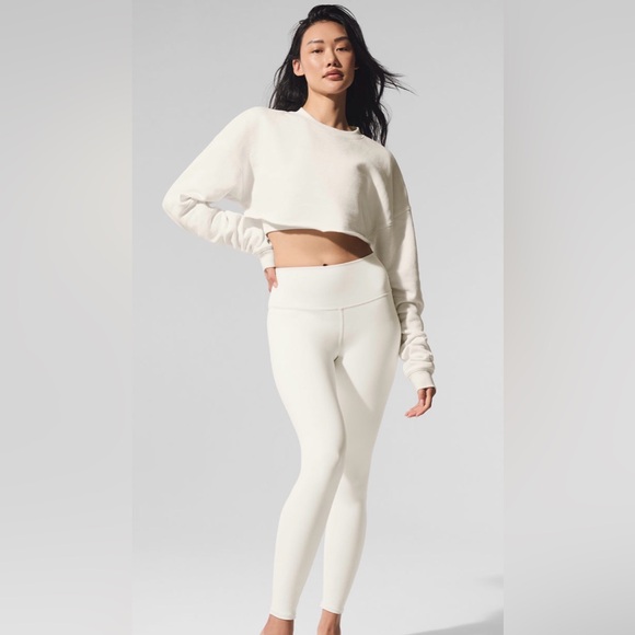 ALO Yoga Tops - Elegant Cream Women's Top
